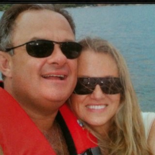 alelarraina's profile picture. 