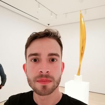 AdrianLC90's profile picture. 