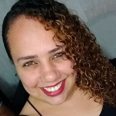 canceriana ♋
casada 💍
técnica de enfermagem 👩🏼⚕️
tricolor 🔴⚫⚪
viciada em 🎮
complicada 🙄
perfeitinha 😍
sou 🐱
mais brava viro uma 🦁