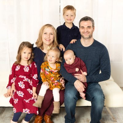 afarmgirlinlnk's profile picture. Blue Hill farm kid, Double Husker, DC Hill staffer turned Lincoln lobbyist, Mommy of 4.