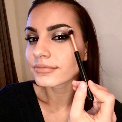 MKitigoi's profile picture. Is a dress , not a YES