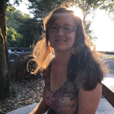 natsmu's profile picture. Plants, books, awe.