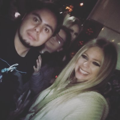 Avril Lavigne es mi Dios. Presidente de @AvrilGDLOficial.
Instagram: @lunaticolavigne
FB: Jonathan Hernández