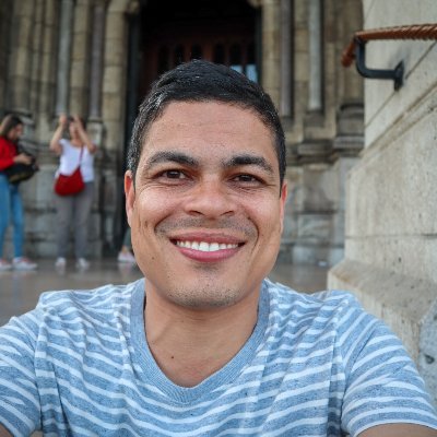 Administração pública, economia, tecnologia, licitações e contratos, direito administrativo, ciência da informação, biblioteconomia.