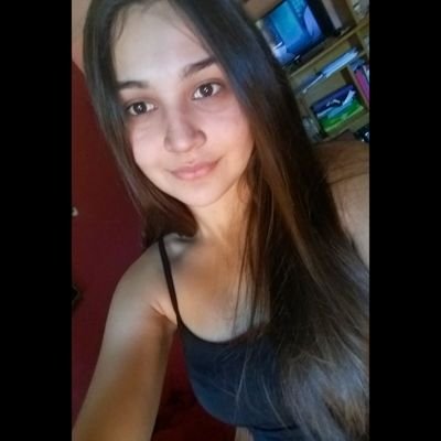 Aguiali_21's profile picture. solamente tirarse en el pasto y respirar