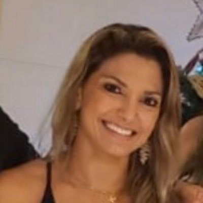 zelvasconcelos's profile picture. A falta de amor é a maior pobreza.