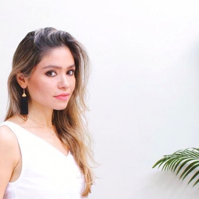 Author/avid squishy faced animal lover. https://t.co/CvEd9YpsBr
