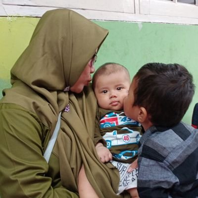 bundaqoty's profile picture. #Momblogger yang berbagi suka duka momong anak sembari ngeblog