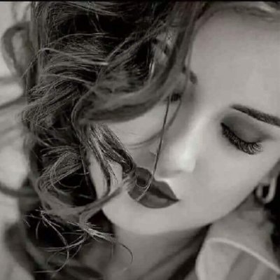 غداً .. يراني الناسُ في شِعْرِهِ فَمَاً نَبيذِيّاً، و شَعْراً قَصيرْ دعي حَكايا الناسِ.. لَنْ تُصْبِحِي كَبيرَةً .. إلاّ بِحُبِّي الكَبيرْ ماذا تصيرُ الأرضُ لو