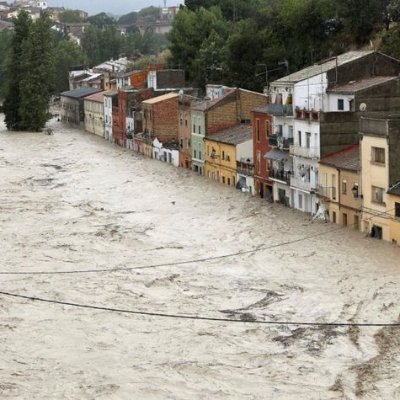 Somos un grupo de estudiantes que en esta cuenta se dedicará a seguir de cerca toda la actualidad de las inundaciones en España.