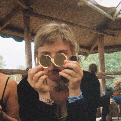 helemo4's profile picture. 