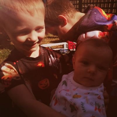 💛👨👩👦👦🤰 🏴 🌊🏞️🎢🎮💍
rootsandwingsentwine@gmail.com