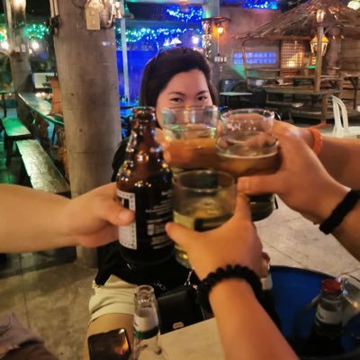 avndnericka's profile picture. everything that drowns me makes me wanna fly / est. 96
👻 avndnericka