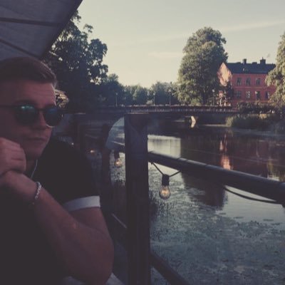 alex61620543's profile picture. År bakom. År framför. Spelar centralt.