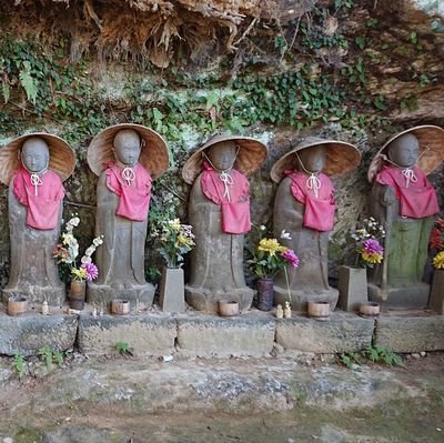 1itudemoyumeo's profile picture. 趣味は神社仏閣巡り、世界が平和になるよう。祈っております。地蔵様は如来になるための修行の身、私達を常に見守ってくれてます。
(💬DM・リプライは対応できません🙇‍♂️)