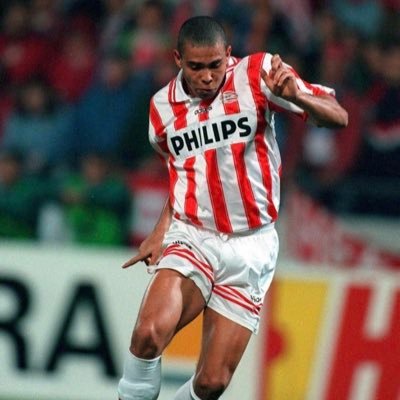 LConais's profile picture. Les ligaments c’est dur