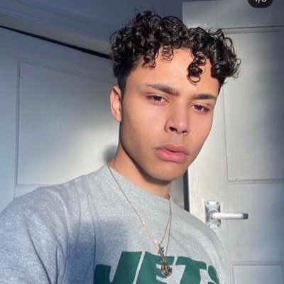 p3titco3ur's profile picture. L’amour c’est comme un soleil dans la vie