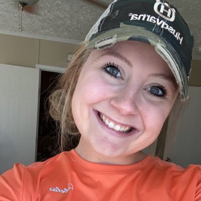 Kayleemariex0's profile picture. wifey • boy mama • beagle & golden mama