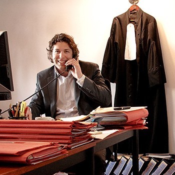 Maarten van de Weerd is advocaat bij van de Eijk & van de Weerd Advocaten te Den Haag op het gebied van Strafrecht & Jeugdrecht