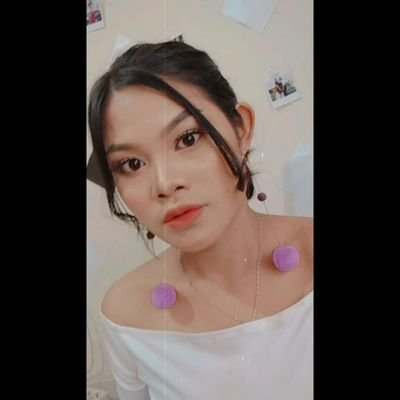 OktavianaAyu8's profile picture. 