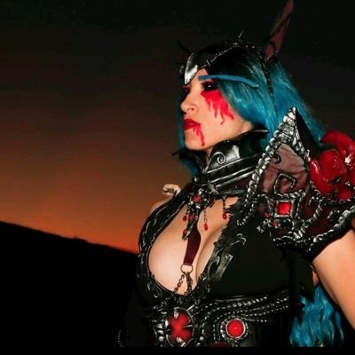 Strength Coach for the Marines, gamer, cosplayer, streamer.
Empowering active geeks, gamers, cosplayers! 
M.S. CSCS.
Blog has FREE workouts! 
#geekingstrong