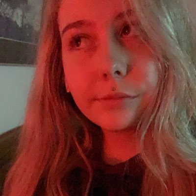 beccamkgay's profile picture. 🧍🏼‍♀️