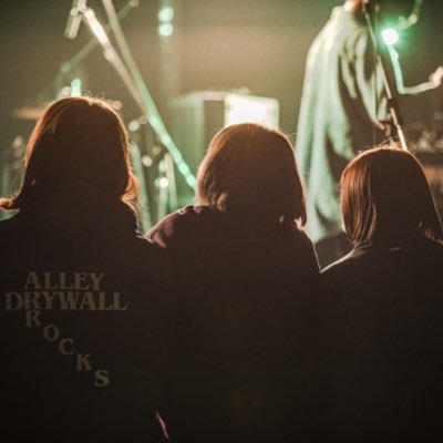 Crazy Sugar ちなみにエピソード 6曲目の ワールドワイド スーパーガール はunison Square Gardenさんの曲で Shishamoさんがコピーしていたと聞いて 私達もしたいと思って初めて男性ボーカルの曲に挑戦しました 楽しかった Photo By Sakpic