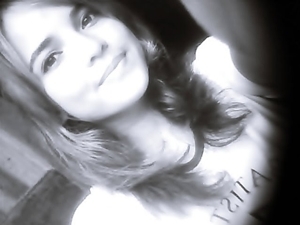 Uma menina nova no twitter
Bom, eu vou dizer algo imprudente
Ela tem o mais maravilhoso... sorriso #adm da @yestubo e @_Megacolirios ;D segue ?