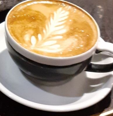 A taste of Edinburgh's coffee shops and tea shops. 
Personal blog at https://t.co/0BUVhJr1gr