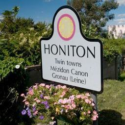 http://t.co/9yMaYzGe is a guide to all things about Honiton in Devon UK.  If there is something you'd like to see on our site please let us know.