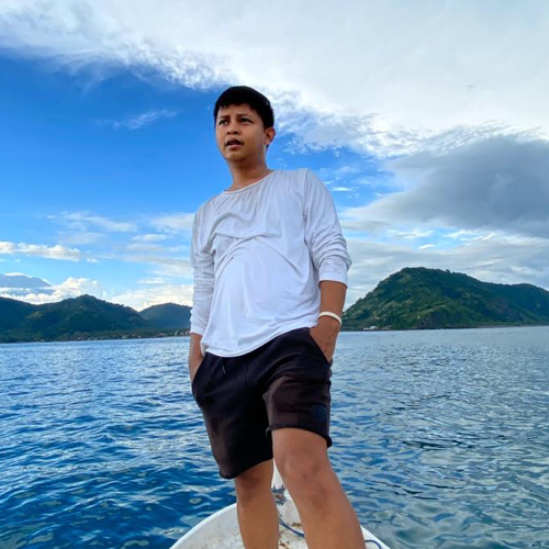 RandyIzza_D6's profile picture. I'm not lucky, you just don't know how much I prayed and tried. 🌏from: Isole della sonda,