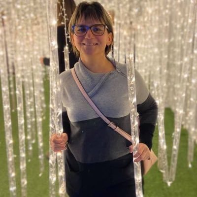 AdyanaArias's profile picture. 