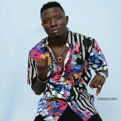 lostunner's profile picture. 