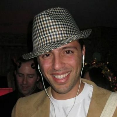 ezradklein's profile picture. mining huge gold nuggets from the ore of my own gullibility since 2002