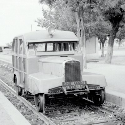 Me gusta el tren. Si no te gusta el tren, te piso el cuello contra un raíl