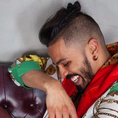 Singer, Songwriter, Yogi, Philosopher. Graduate of @SchulichSchool @tfssSAC. Currently advising Toronto’s businesses with @digital_mainst