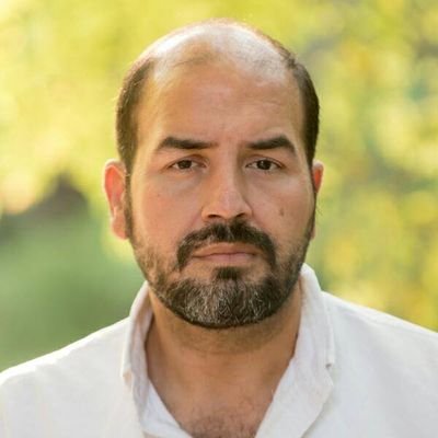 Abogado de los Mexicanos Residentes en el Exterior y activista por los derechos políticos de su comunidad.