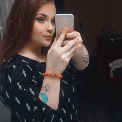 Jasmine85176109's profile picture. I dont know shit about twitter.