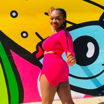 Co-founder of G.W. 1322 🌳 Just a young entrepreneur on a journey to creating generational wealth while studying to become a doctor ✨| Follow IG: yourkey_