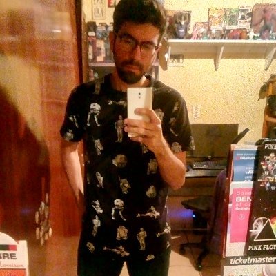 Nivel 31. Me gustan los videojuegos, el café, coleccionar discos y ver cine de terror. Soy un procrastinador profesional.