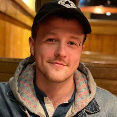 Graphic designer | Host/producer/creator of @thewhatnauts | I talk about video games and comic books and I screw up my sleep schedule all the time.