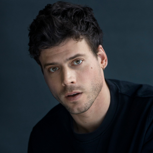 Arnaud Archives is a fansite dedicated to actor, François Arnaud. We are NOT François, he is no longer on Twitter. Follow for all the latest photos and updates!
