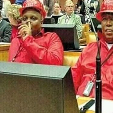 Makhido's profile picture. public servant, Quinquagenarian, African National Congress, a father, a husband, a son to my mother. Aspirant twelebrity. Nonesi's bae. Orlando Pirates FC😉