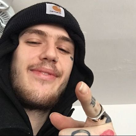 LilGirlKi's profile picture. 🏳️‍🌈💙💚