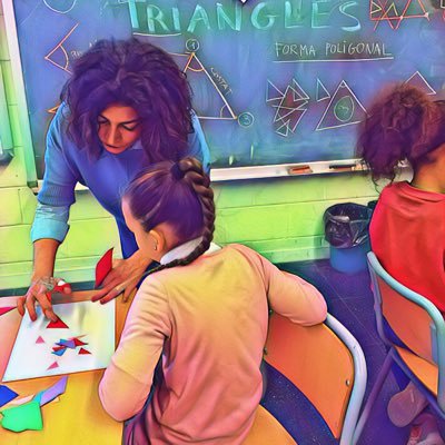 Artista pedagoga. Cada dia a l’aula és un repte. La creativitat és la base de tot.