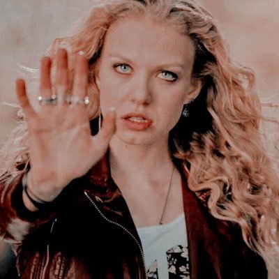 “𝘖𝘬𝘢𝘺, 𝘣𝘶𝘵 𝘪𝘧 𝘐 𝘨𝘰 𝘢𝘭𝘭 𝘊𝘢𝘳𝘳𝘪𝘦 𝘢𝘯𝘥 𝘣𝘶𝘳𝘯 𝘵𝘩𝘦 𝘴𝘤𝘩𝘰𝘰𝘭 𝘥𝘰𝘸𝘯, 𝘪𝘵'𝘴 𝘰𝘯 𝘺𝘰𝘶.”