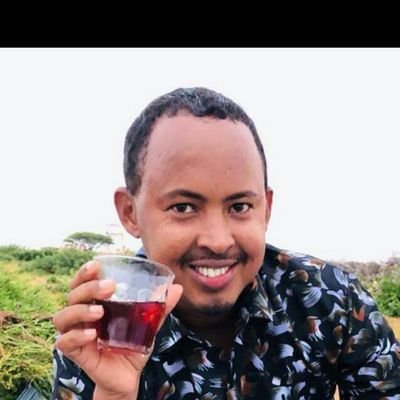 MohamudShAhmed2's profile picture. Helping others