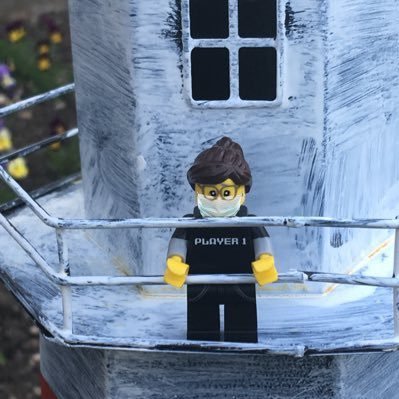 Verzopft's profile picture. 💻 • 📚• 🧶 • sie / ihr • she / her • vegan • born at 347 ppm