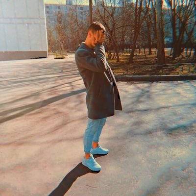 Отпечатки пальцев! Ну а если серьезно, то думаю меня отличает от многих понимание того, что нельзя быть озлобленным, циничным и жадным в своей жизни.