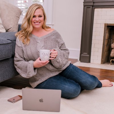 I help working moms leave their 9-5 by designing professionally branded Wix websites that make money! Let’s connect ⤵︎